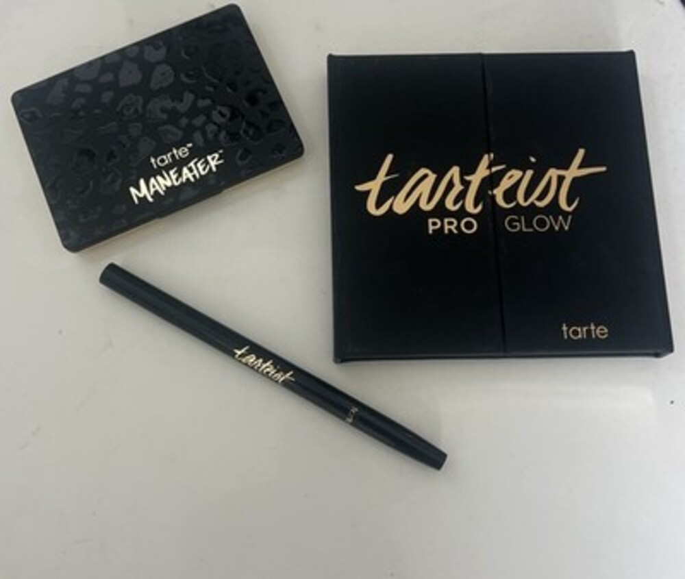 Tarte Tarteist PRO GLOW Highlight Contour Palette  Bonus Eye Pallet & Eyeliner